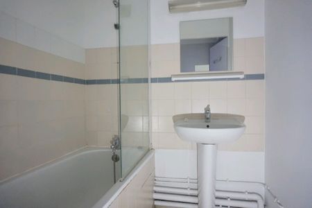 Location Appartement 1 pièce 26m² LILLE 59000 - Photo 2