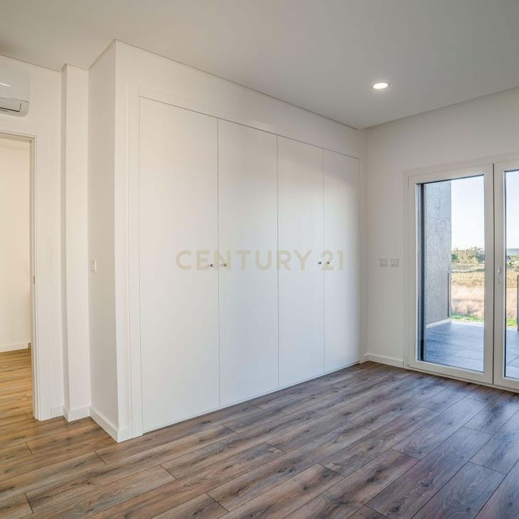 Tornada e Salir do Porto, Leiria District - Photo 1