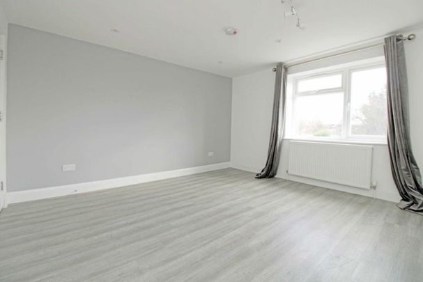 Saxon Drive, W3, London - Photo 1