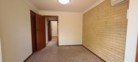 Prime Location, Quiet Neighborhood! - Photo 3