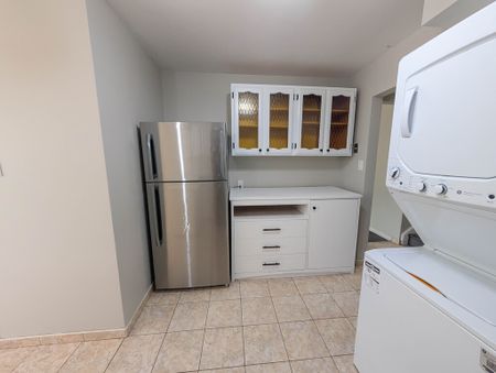 All Inclusive 3 Bedroom Main Unit In Niagara Falls - Photo 5