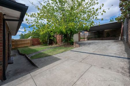 587 Pascoe Vale Road, Oak Park - Photo 2