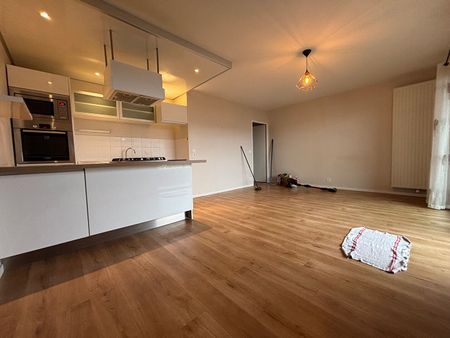 Location Appartement 3 pièces 64m² - Photo 3