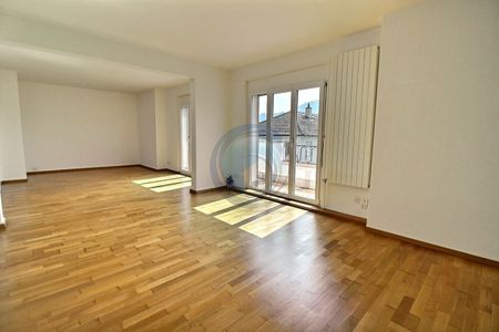 APPARTEMENT DE 3,5 PIÈCES AVEC BALCON ET VUE SUR LE LAC - Photo 3