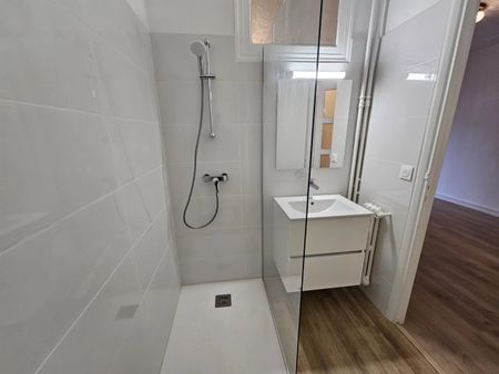 Location Appartement 1 pièce 27m² NICE 06000 - Photo 3