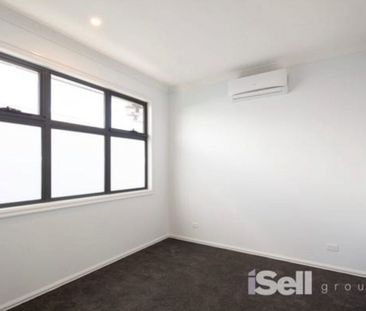 Springvale - Photo 2