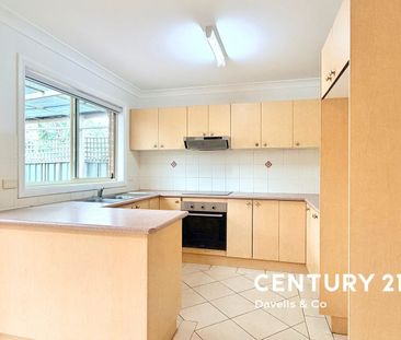 Freshly Painted - Three Bedroom Townhouse! - Photo 6