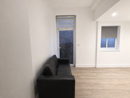 Studio Flat, Mount Pleasant Lane, E5 - Photo 3