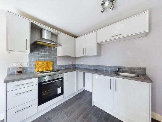 2 bedroom apartment to rent - Photo 1