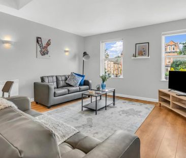 4 bedroom flat to rent - Photo 2