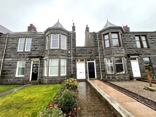 33 Cromwell Road, AB15 4UQ, Aberdeen - Photo 1