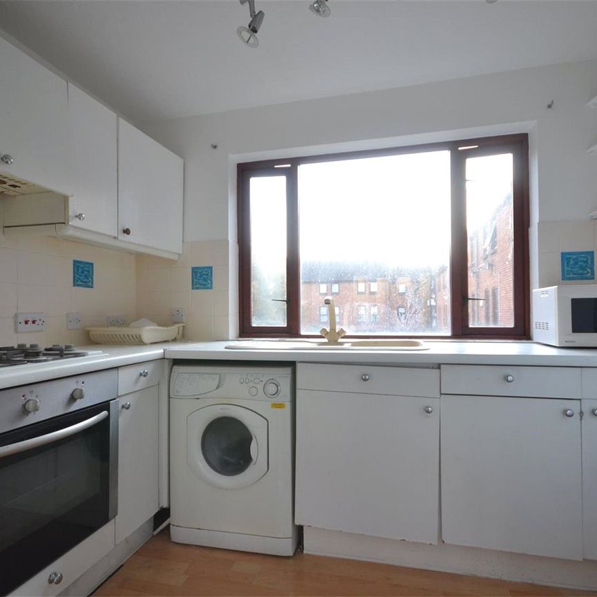 Farriers Road, Epsom, Surrey, KT17 1LR - Photo 1
