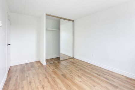 For Lease - 53 Taunton Road Unit# 57, Oshawa, Ontario - Photo 4