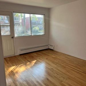 1 CH - 1 SDB - Montréal - $1,345 /mo - Photo 2