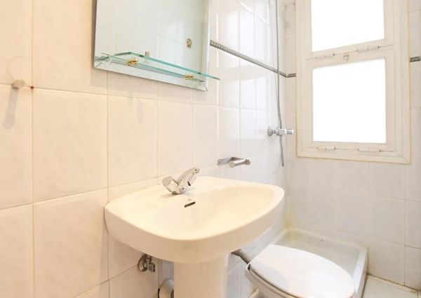 Calle de Amado Nervo, Madrid, Community of Madrid 28007