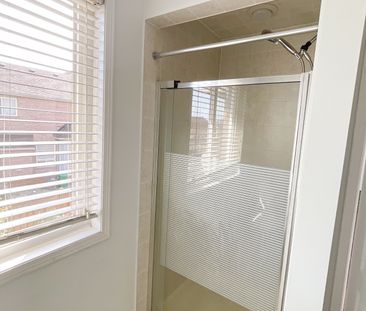 For Lease - 104 Crown Victoria Drive, Brampton, Ontario - Photo 4