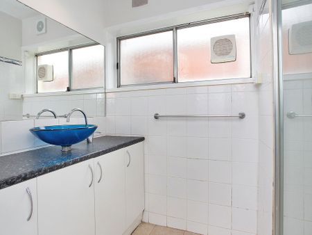 Great Ground Floor - Photo 5