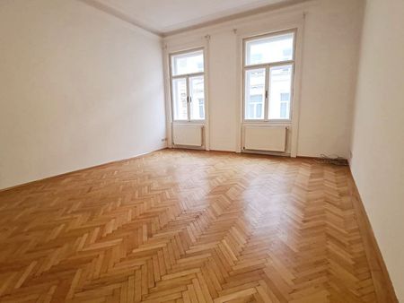 INNENSTADTLAGE, Spiegelgasse, 95 m2 Altbau mit Balkon, 2 Zimmer, Komplettküche, Wannenbad, Parketten, 4. Liftstock, Am-Graben-Nähe - Photo 4