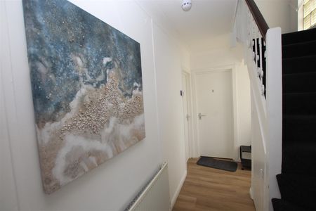 1 bedroom House Share to let - Photo 2