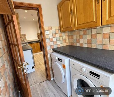4 bedroom terraced house to rent - Photo 3