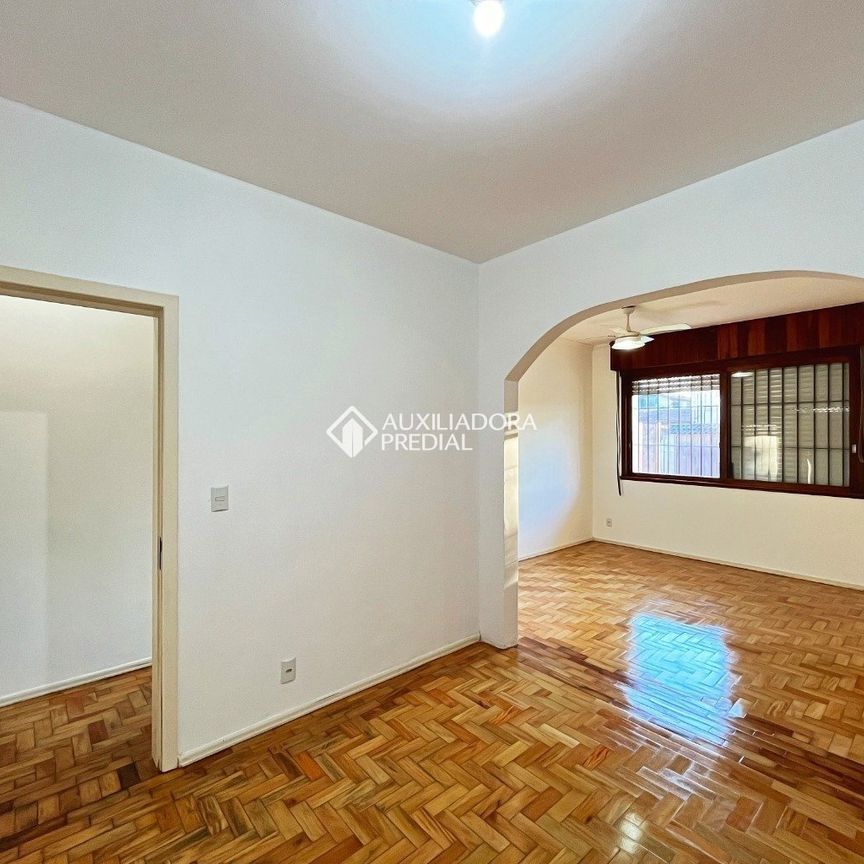 Casa com 3 quartos e 185m² para alugar em Guarujá, Porto Alegre. - Photo 1