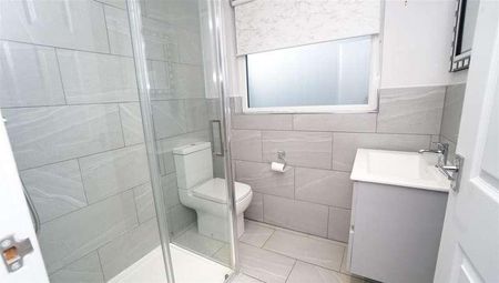 Brackendale Grove, Thackley, Bradford, BD10 - Photo 5