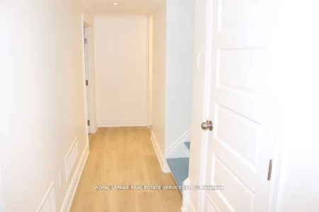 242 Keele Street #Lower - Photo 4