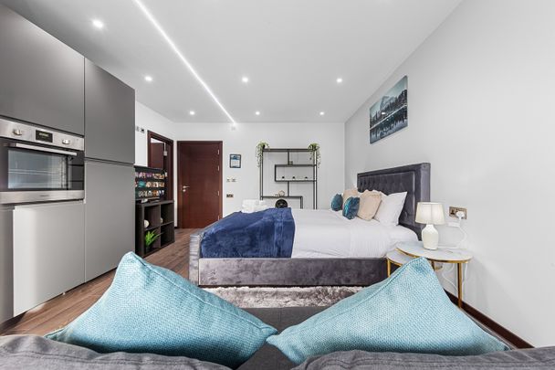 Studio Flat, London, NW11 - Photo 1