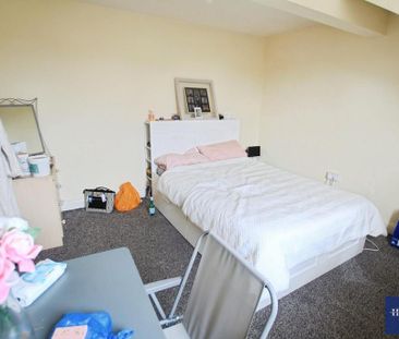4 bedroom terraced house to rent - Photo 6