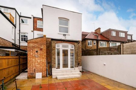 5 bedroom semi-detached house to rent - Photo 4