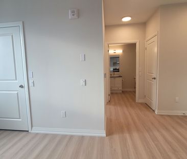 For Lease - 13042 Yonge Street Unit# 307, Richmond Hill, Ontario - Photo 2