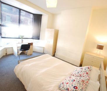 4 bedroom terraced house to rent - Photo 4