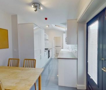 6 bedroom house to rent - Photo 3