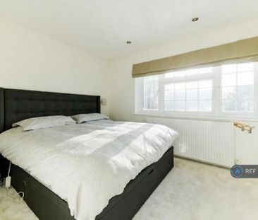 4 bedroom detached house to rent - Photo 6