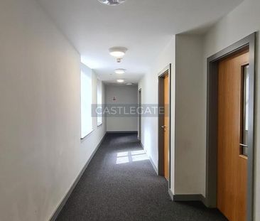 3 bedroom flat share to rent - Photo 2