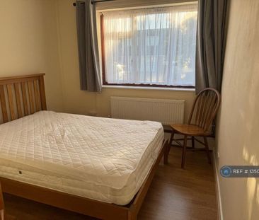 3 bedroom semi-detached house to rent - Photo 3