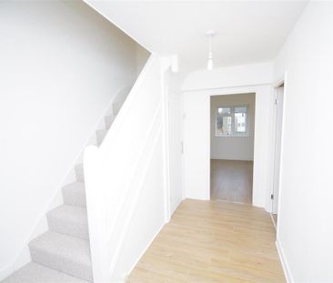 2 bedroom maisonette to rent - Photo 4