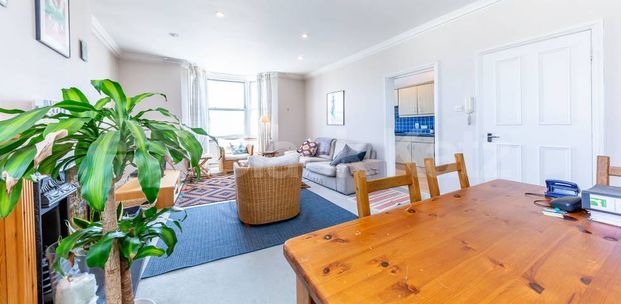 Amazing two double bedroom property set in a period conversion - Photo 1