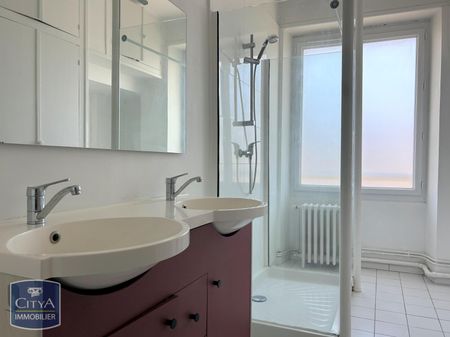 Location Appartement 6 pièces 138m² ST NAZAIRE 44600 - Photo 3
