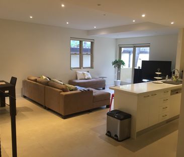 Abbotsford - Photo 2