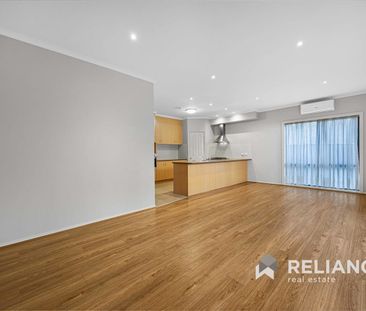 Great Family Home in Sanctuary Lakes Estate! - Photo 3