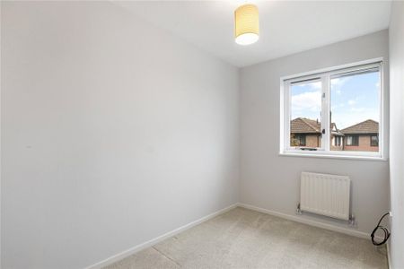 4 bedroom detached house to rent - Photo 4