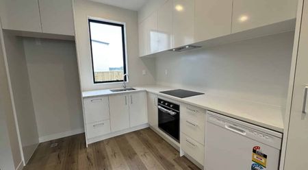 Spacious Two Bedroom In Westgate! - Photo 2