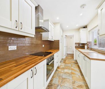 4 bedroom terraced house to rent - Photo 3