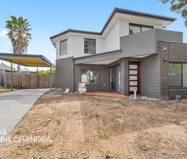 Modern Comfort and Convenience in a Prime Location! - Photo 6