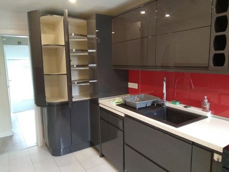 3 bedroom detached house to rent - Photo 4