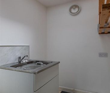 4 bedroom terraced house to rent - Photo 5