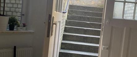 Einliegerwohnung Tiefparterre mit eigenem Eingang Bad und Küche - Photo 1