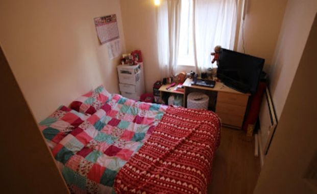 6 Bed - Flats 3&4 , 71 Cardigan Road, Hyde Park, Leeds - LS6 1EB - Student - Photo 1