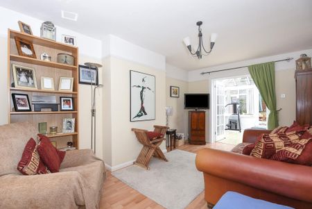 3 bedroom semi-detached house to rent - Photo 2